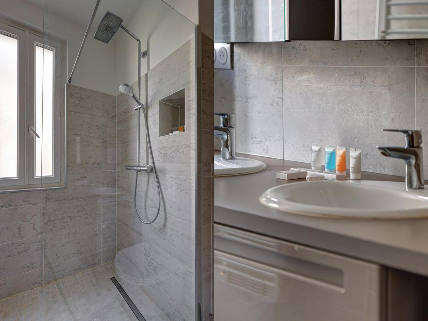 Mericourt Suite, Place De La Republique Parigi